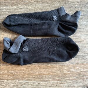 Lululemon black and gray ankle yoga socks